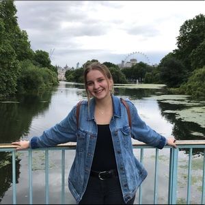 Meet your Posher, Brianna